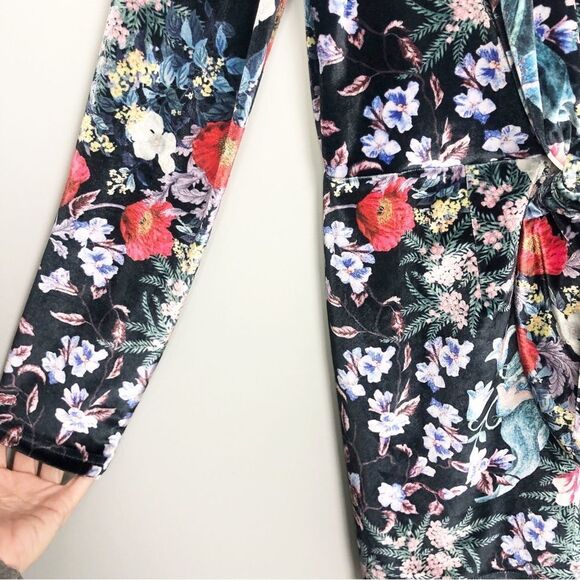 MINKPINK | Velvet Botanical Playsuit Deep V Romper Shorts Women’s Size Large - Picture 9 of 13